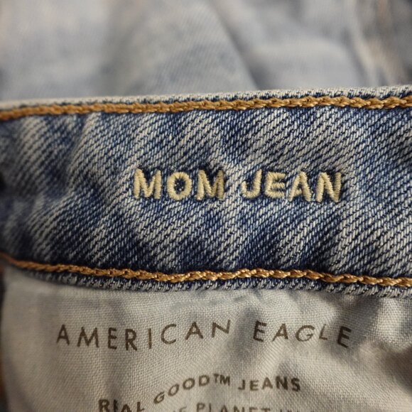 American Eagle Jeans Mom Jean Women's Size 4 Short Blue Denim 25" inseam - Picture 11 of 12